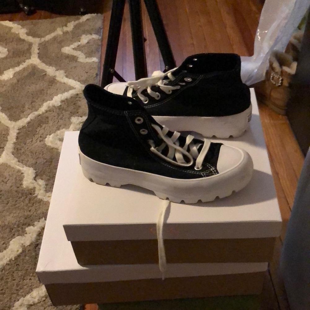 Womens sneakers